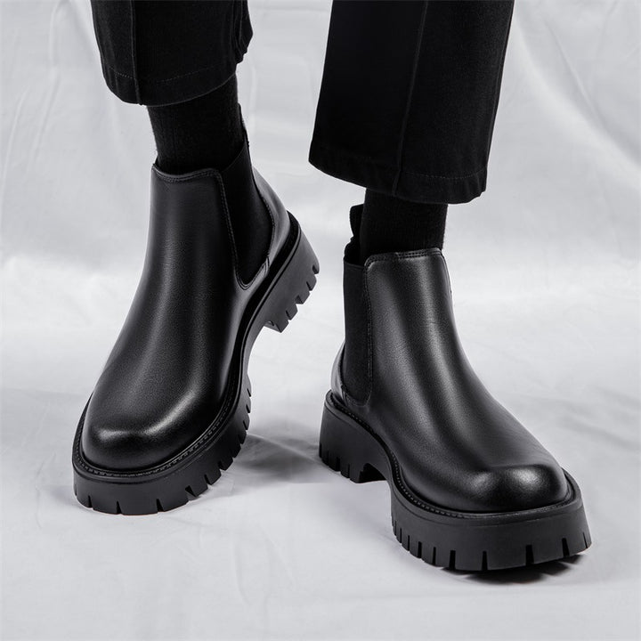 Warm men's Chelsea boots made of leather