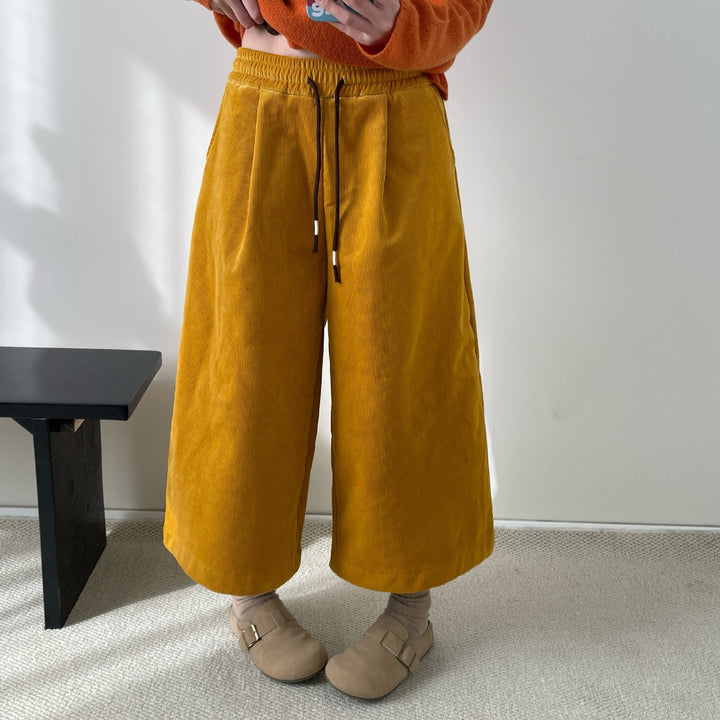 Women's corduroy pants, wide cut, ankle length, lined