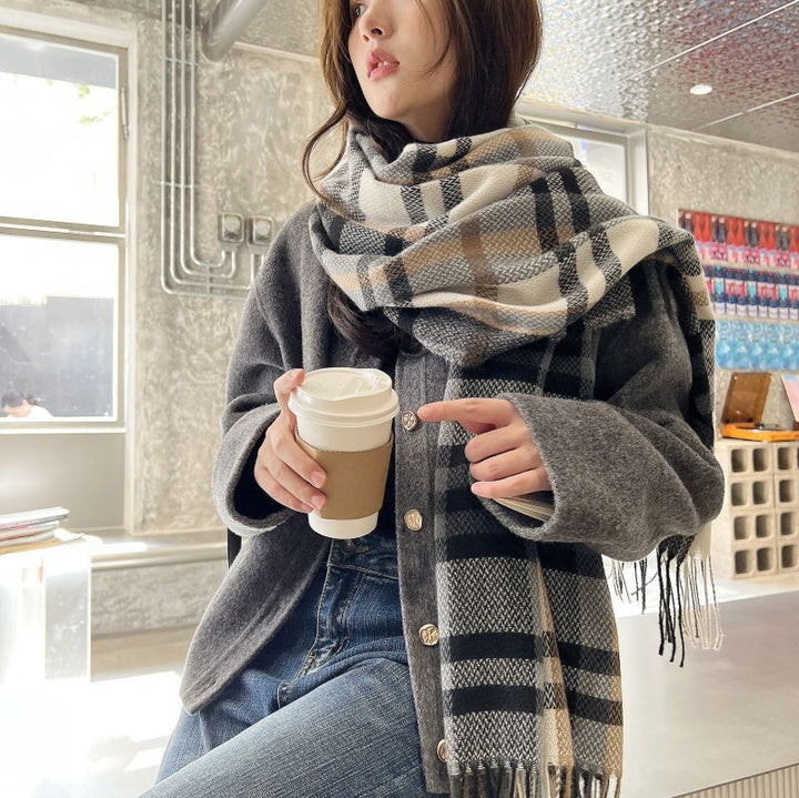 Checked scarf in cashmere look, warming