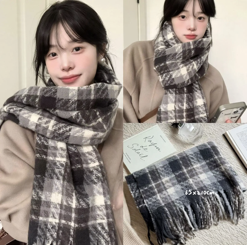 Checked scarf in Korean style