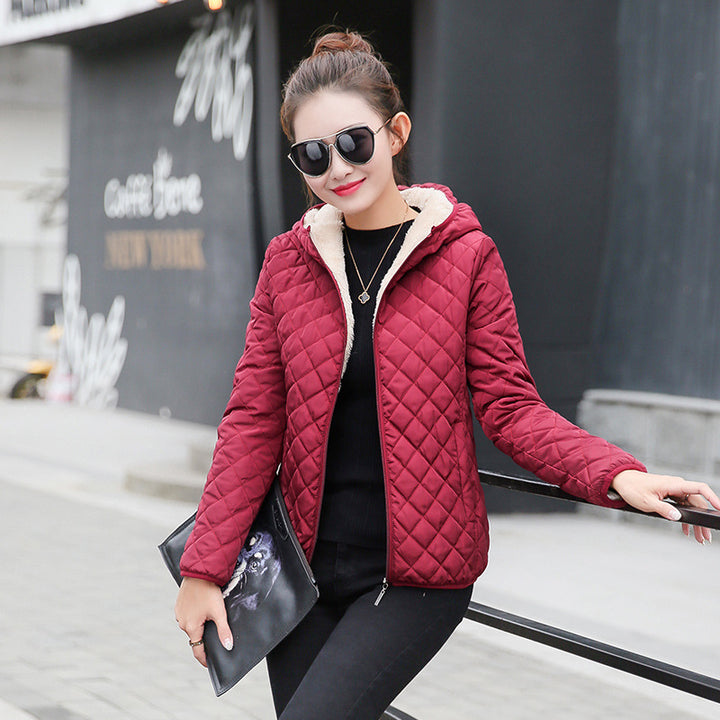 Short women's quilted jacket with lamb fleece lining