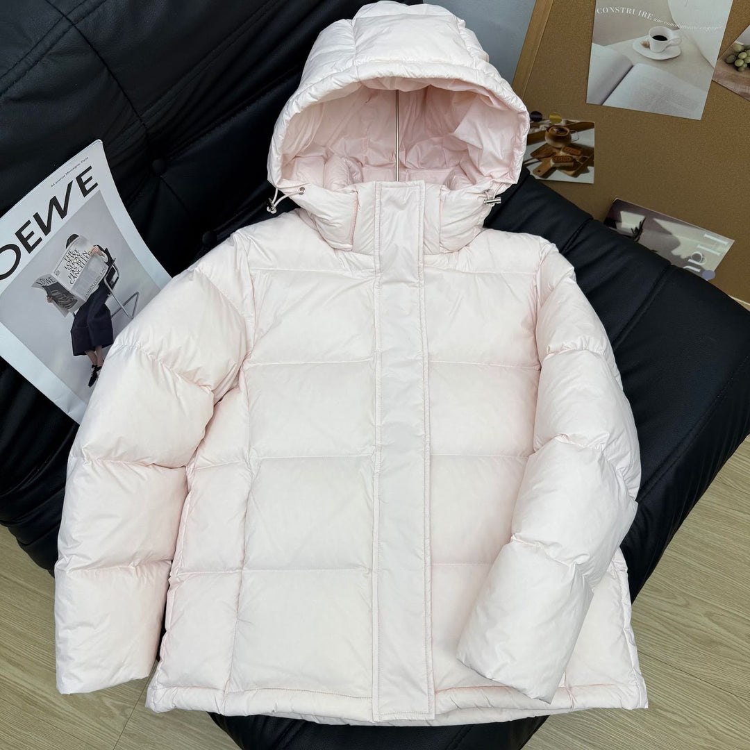 Short women's down jacket with detachable hood