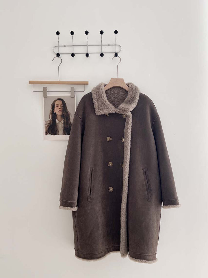 Reversible women's coat made of virgin wool