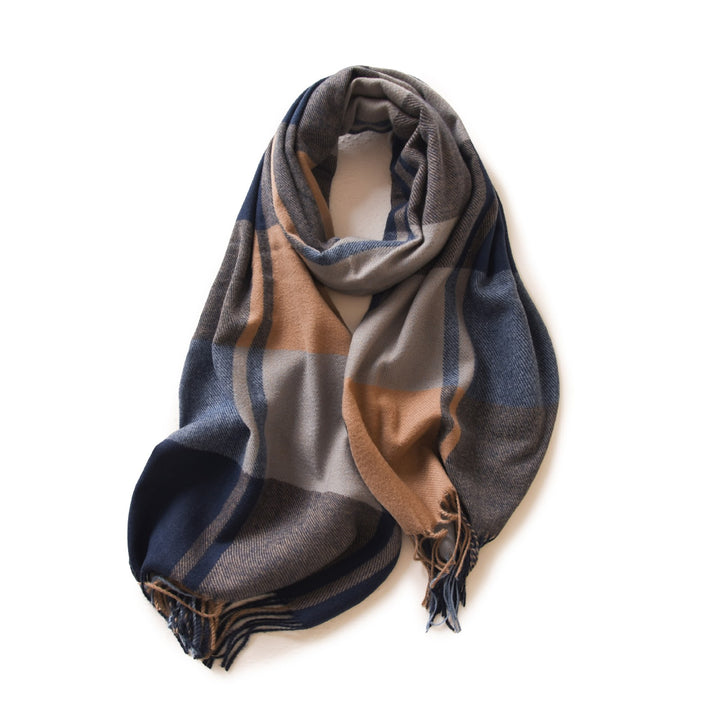 Checked women’s winter scarf with fringes