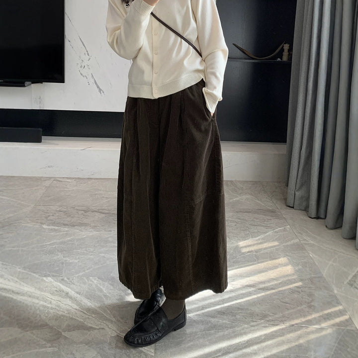 Ladies' cord trousers, wide cut, 7/8 length