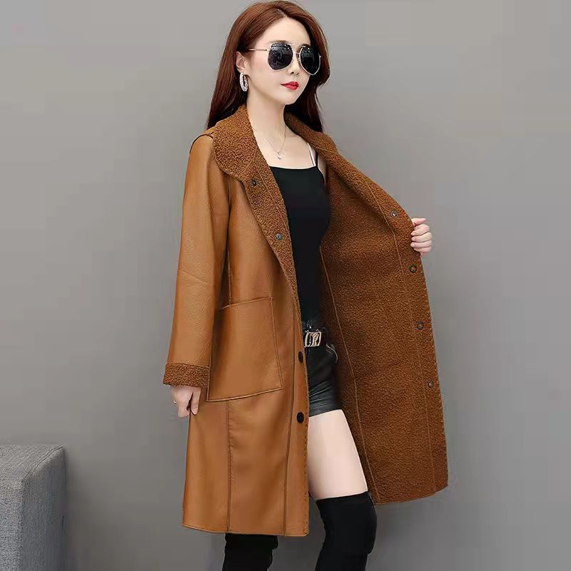 Teddy coat in medium length, casual style