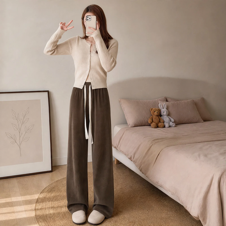 Women's corduroy trousers with wide leg, loose fit