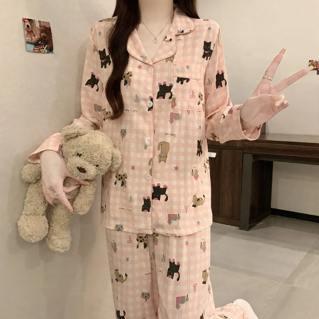 Women's pajamas made of soft cotton, long-sleeved