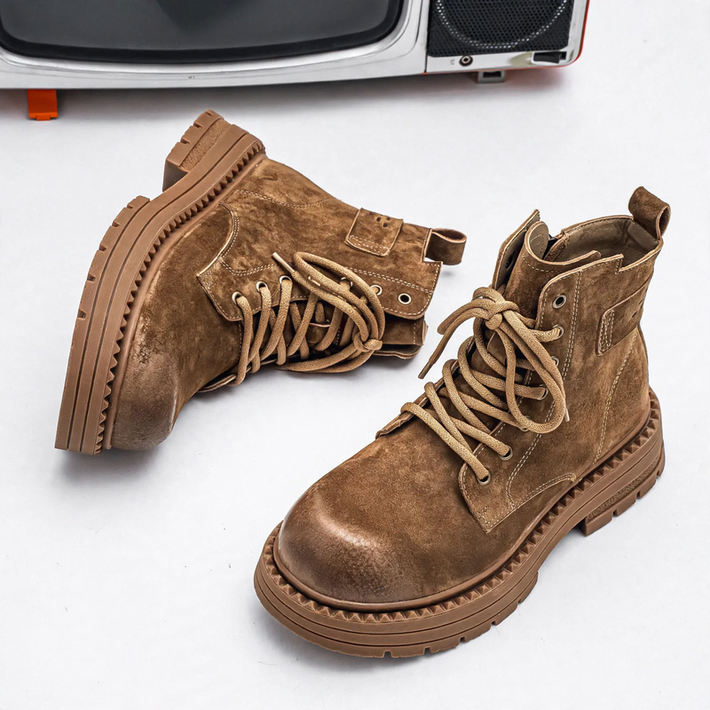 Robust men's boots, vintage style, lacing