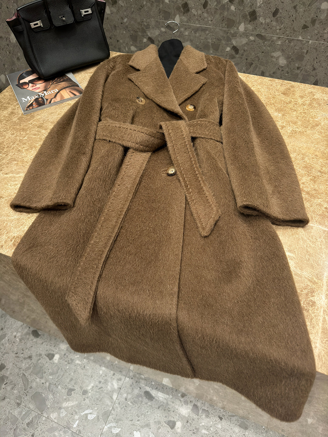 Long women's coat made of alpaca wool, handcrafted