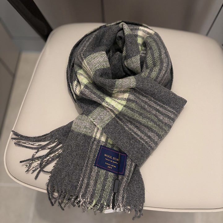 Classic wool scarf with check pattern, 190x33cm