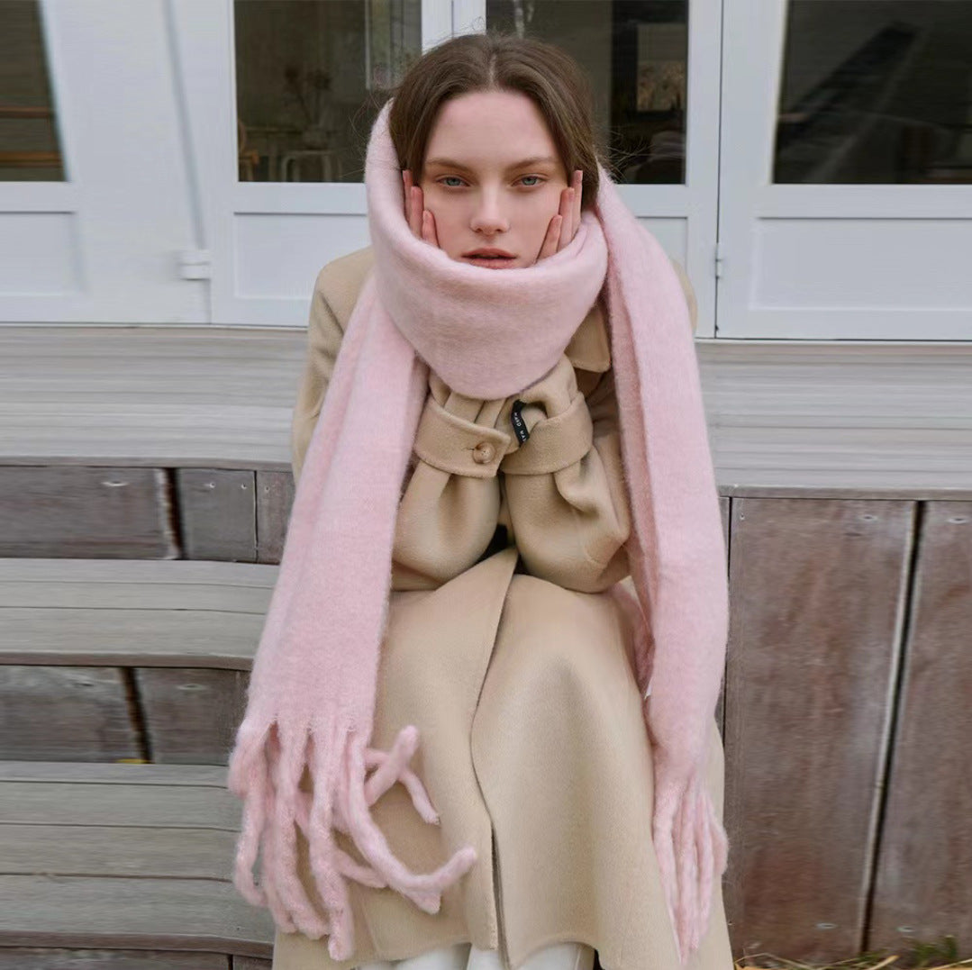 Thick knit scarf with fringe