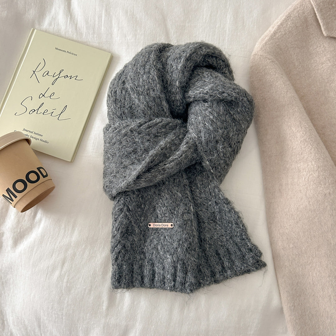 Knit scarf made of wool blend fabric with alpaca content