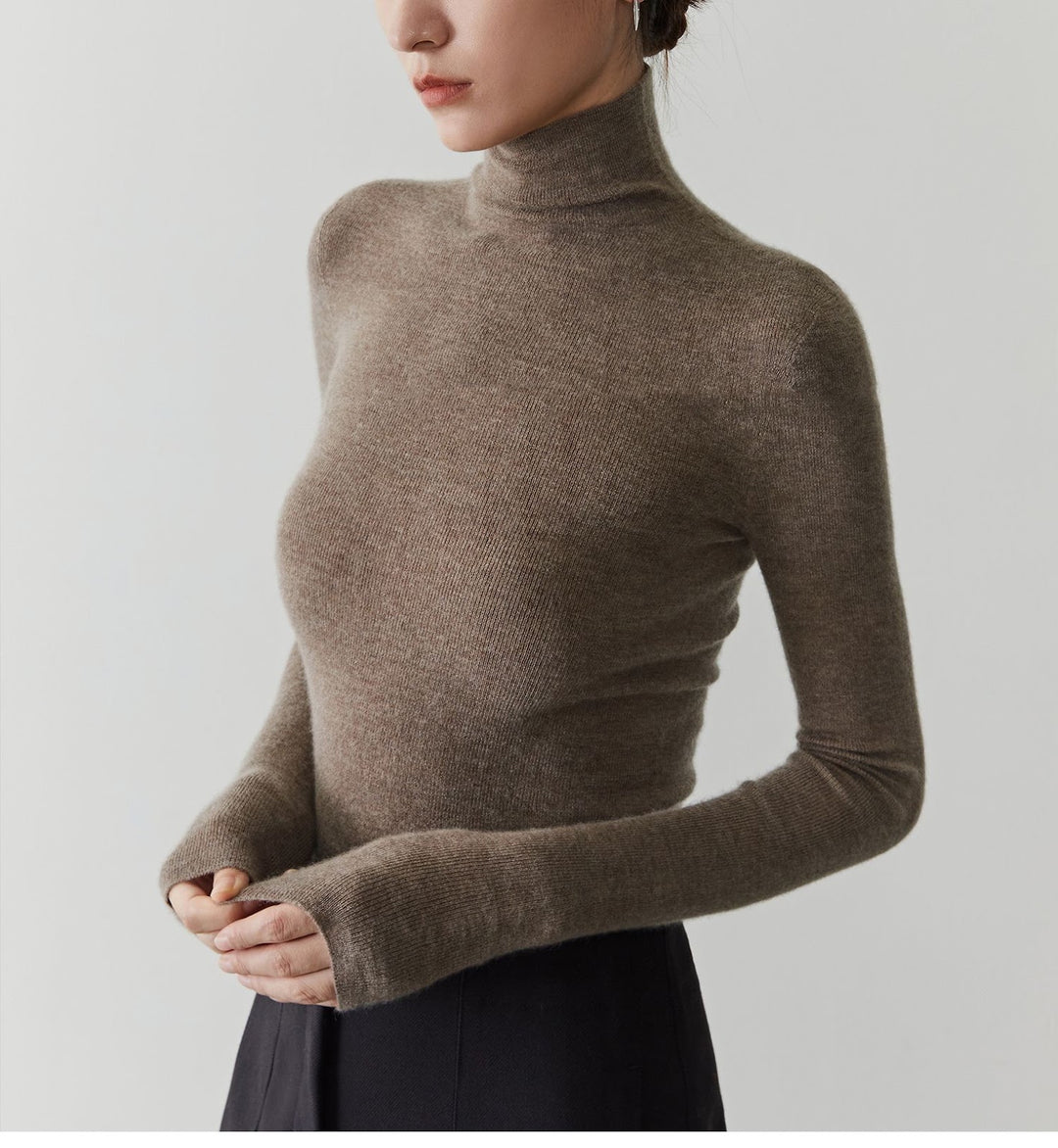 Women's cashmere sweater with stand-up collar, seamless