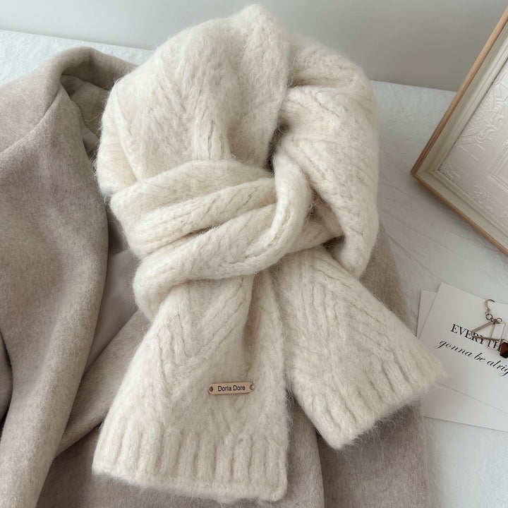Knitted scarf made of alpaca wool blend