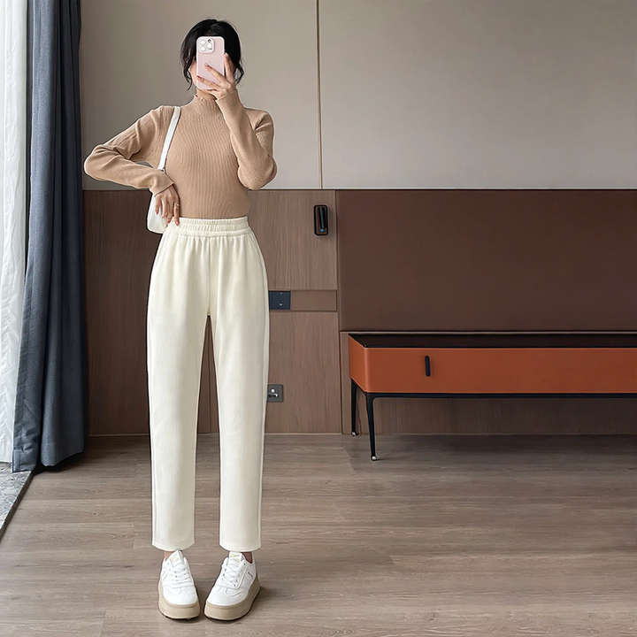 Women’s harem pants made of cord, lined