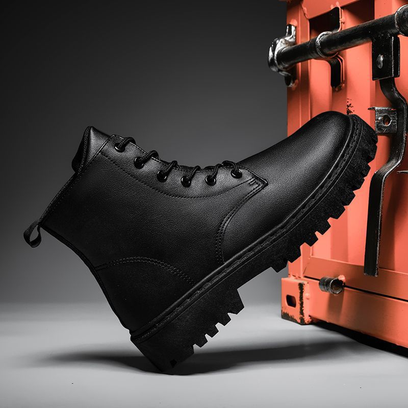Non-slip men's boots for kitchen and leisure