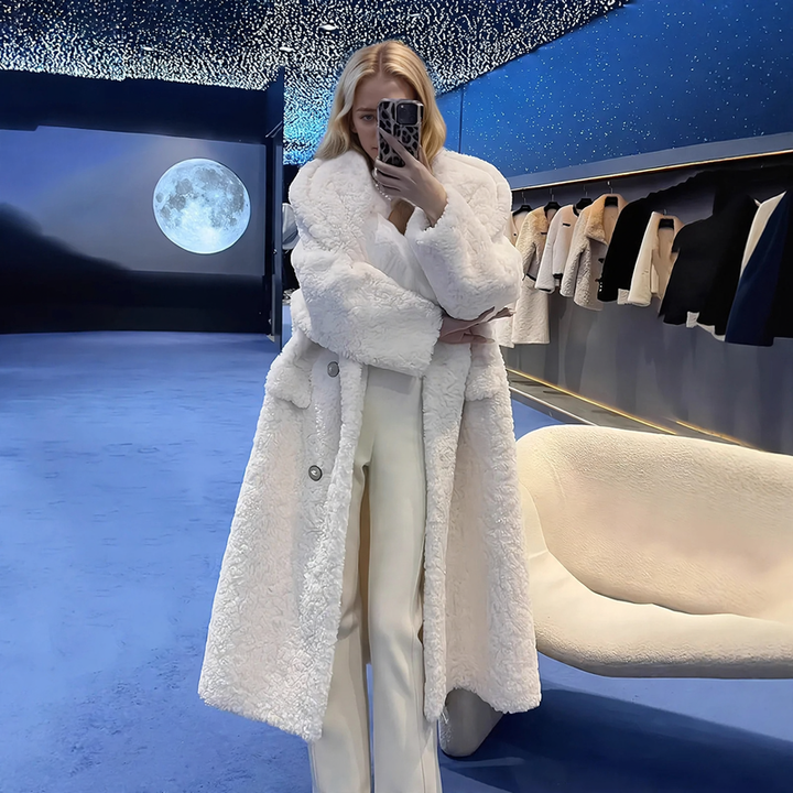 Loose women's hooded coat with faux lambskin