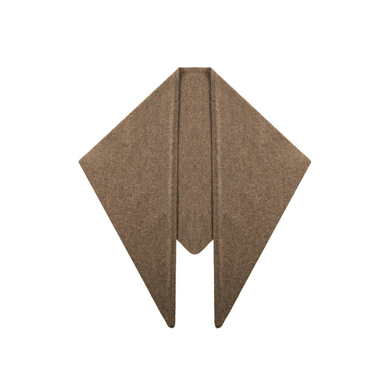 Triangle scarf made of 100% wool, elegant and warming