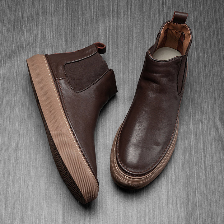 Men's boots made of full-grain leather, lined