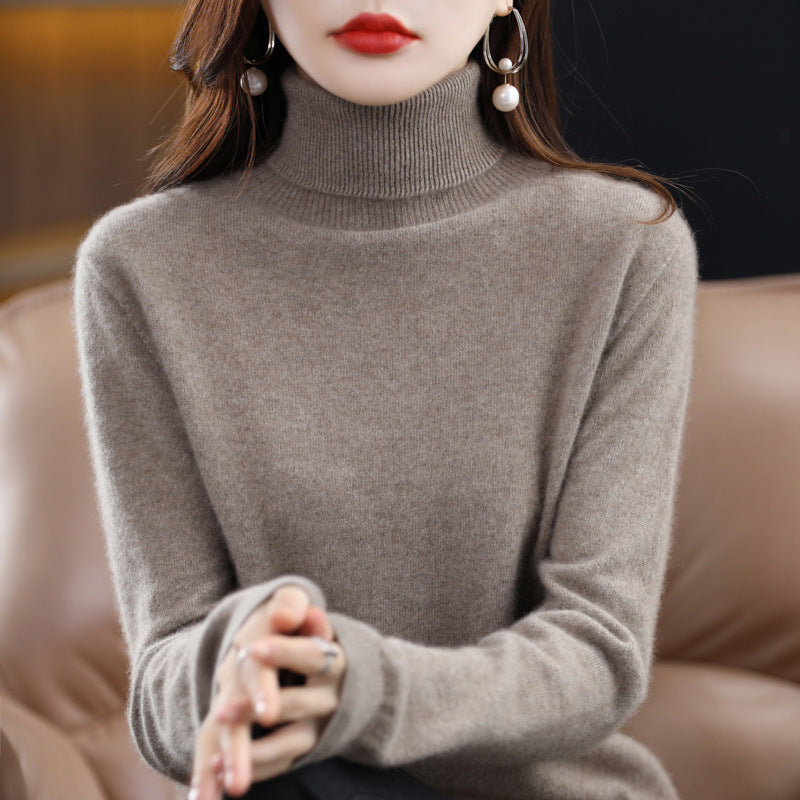 Ladies' turtleneck sweater made of pure wool