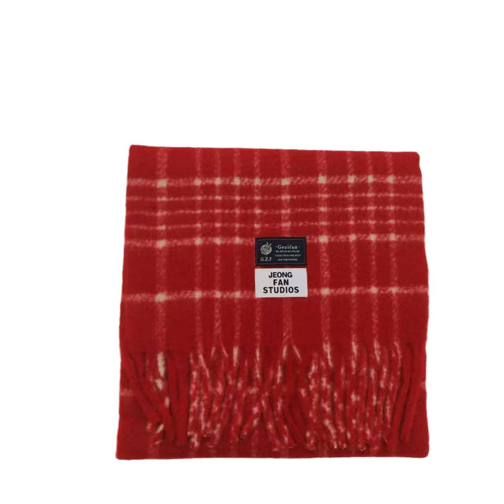 Classic checked wool scarf with fringes