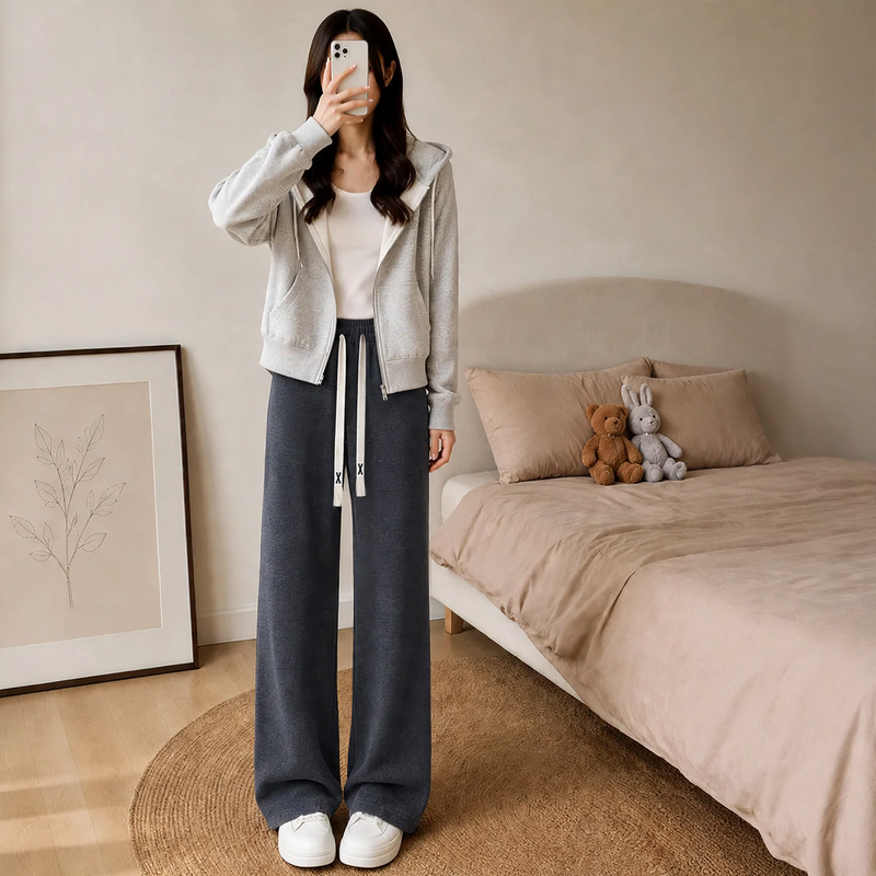 Fleece-lined women's corduroy pants with lamb fleece look