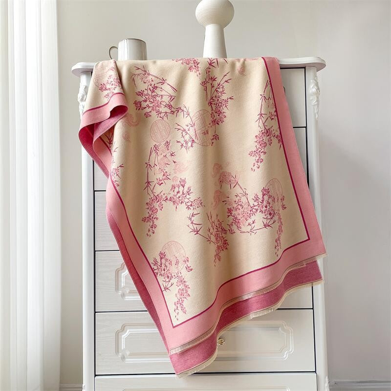 Thick scarf in ethnic style, 185x65cm