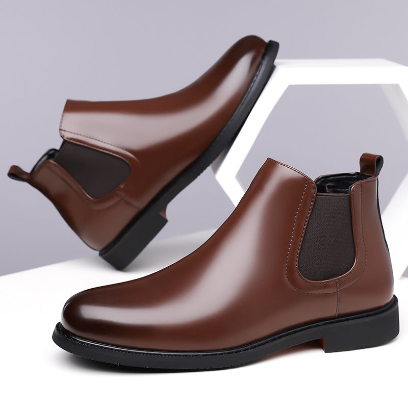Robust men's work boots made of leather