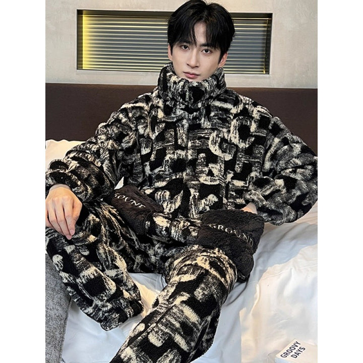 Luxurious men's pajama set made of flannel, warm and lined
