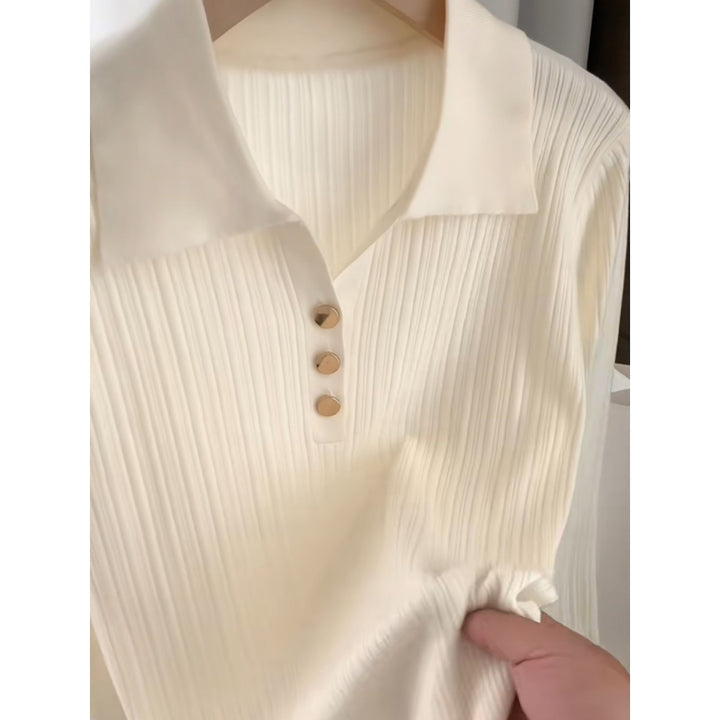 Warmer knitted pullover with contrast colors and zipper