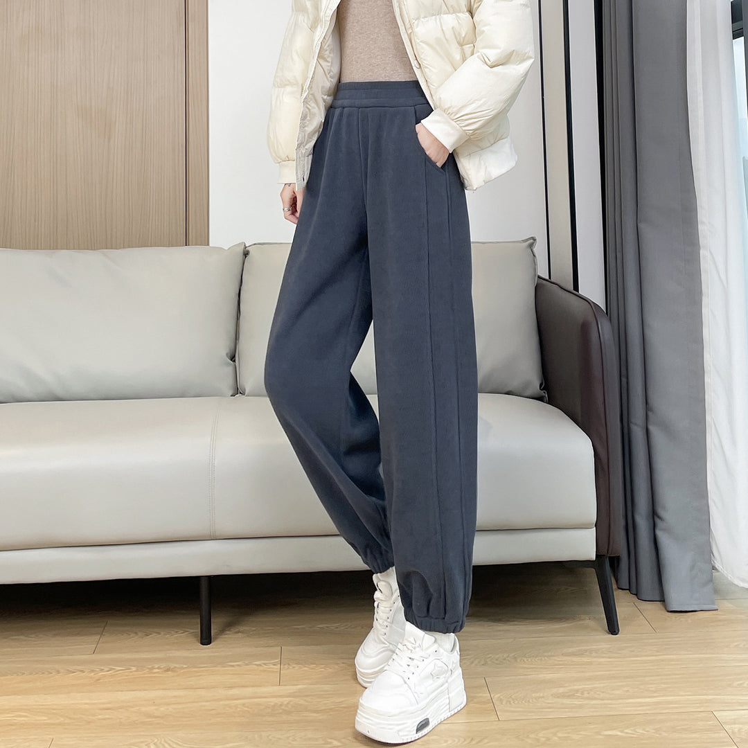 Padded women's corduroy trousers with cuffs