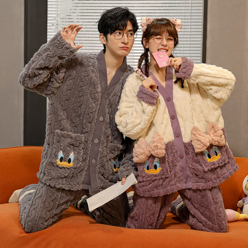 Pair-house suit made of coral fleece, V-neck, long sleeve