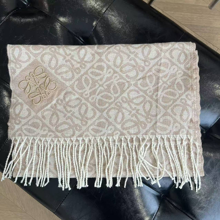 Scarf with checkerboard pattern and fringes