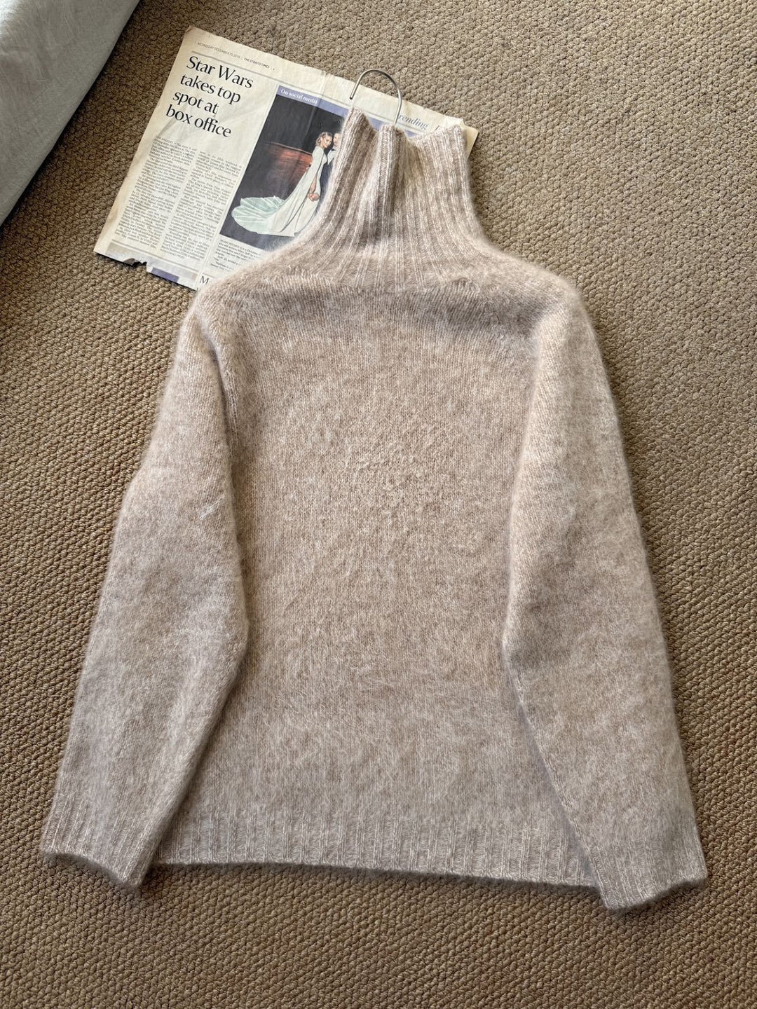 Women's turtleneck sweater made of 100% sheep wool, loose
