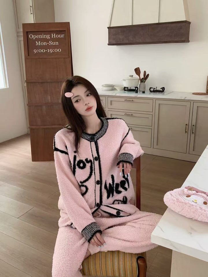 Pair-Pajama-Set, Christmas-themed, warm, padded