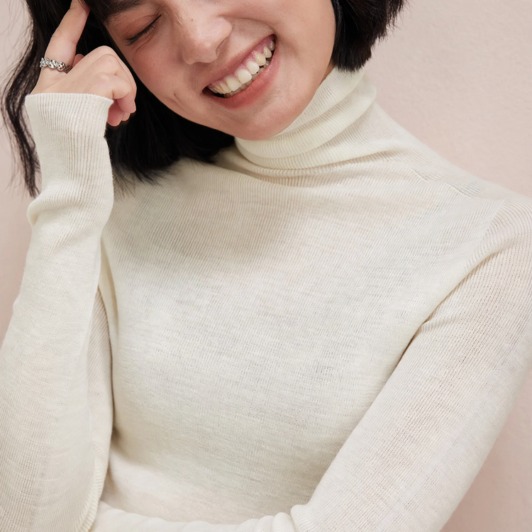 Ladies' wool sweater with stand-up collar, 100% wool