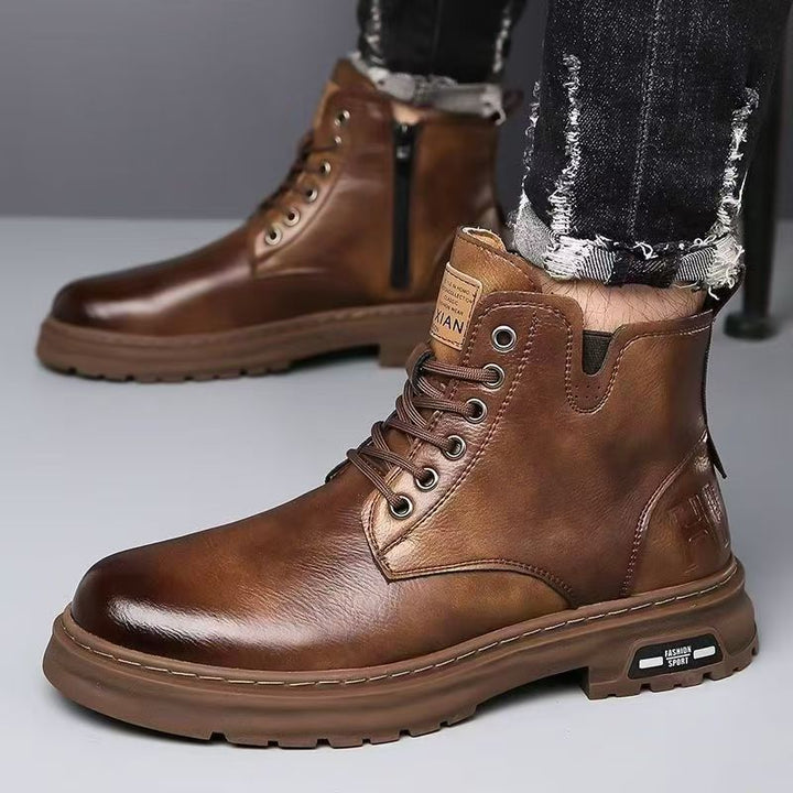 Men's boots made of cowhide, lined