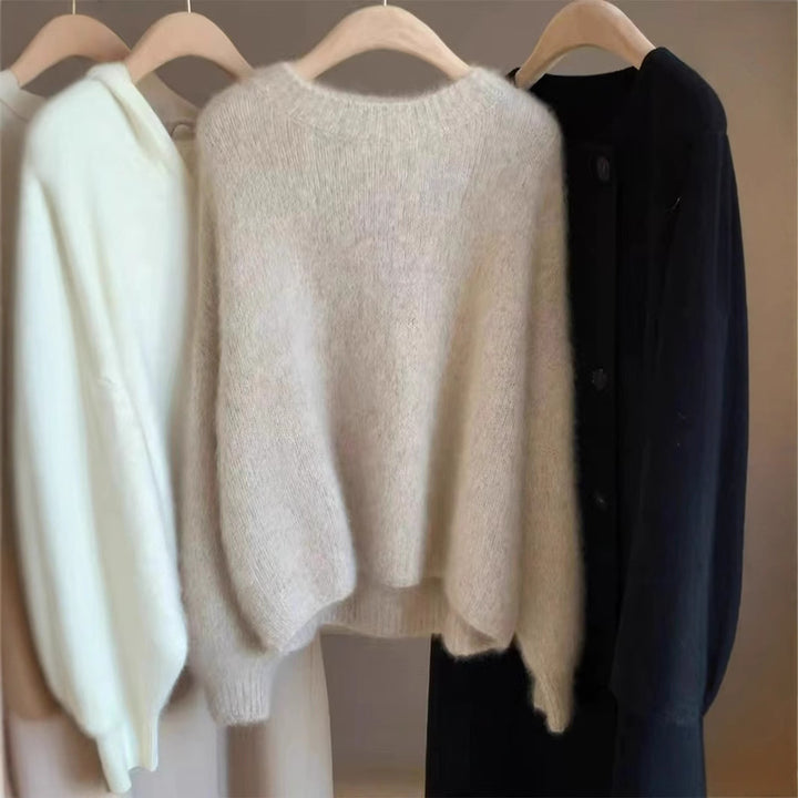 Women's cashmere sweater, short and loose