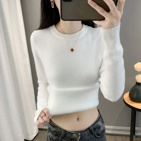 Padded women's knitted sweater for winter