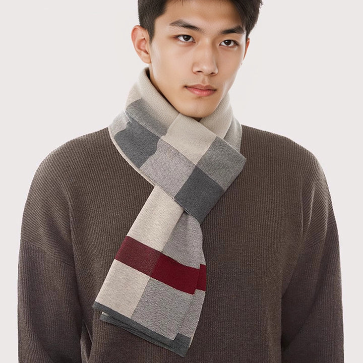 Classic men’s scarf with wool content, checked
