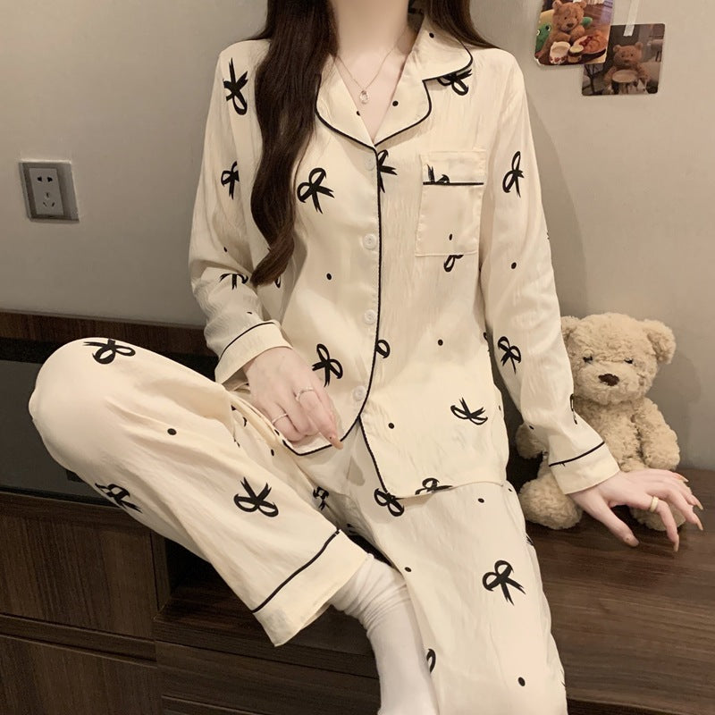 Women's pajamas made of soft cotton, long-sleeved