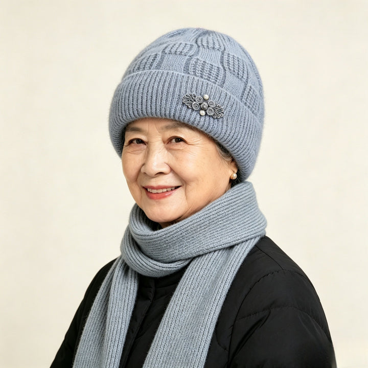 Knit set for women: hat and scarf, lined