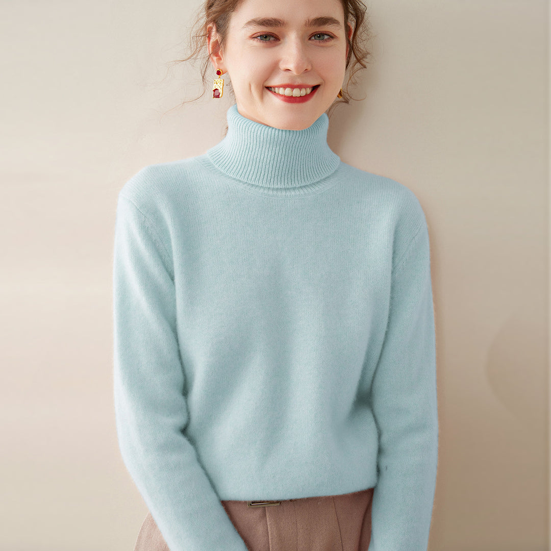 Women's turtleneck sweater made of wool, solid color