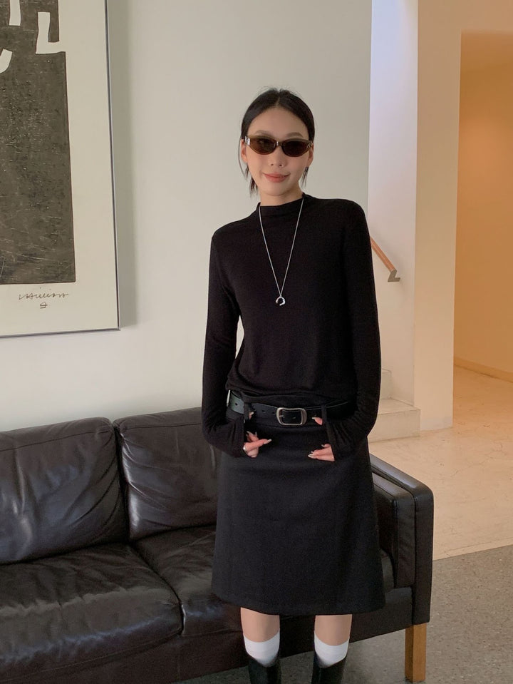 Cotton long-sleeve shirt, round neckline, basic style