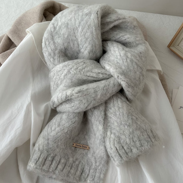 Knitted scarf made of alpaca wool blend