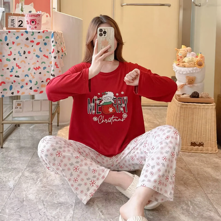 Women's Christmas Pajamas, long-sleeved, with reindeer motif