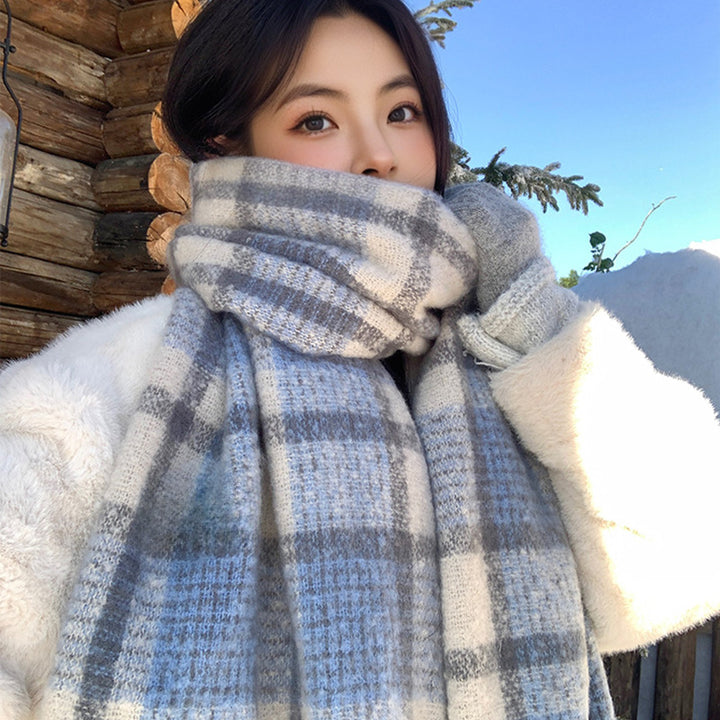 Checkered scarf, soft and warming, 190 cm