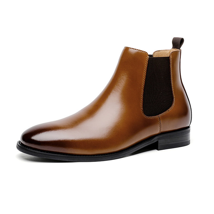 Men's Chelsea boots made of leather, classic round