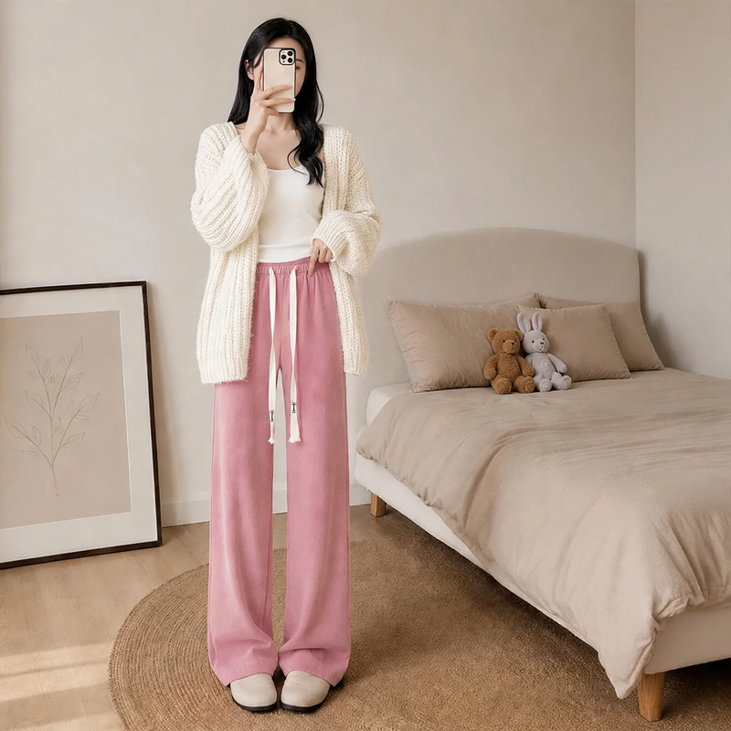 Fleece-lined women's corduroy pants with lamb fleece look
